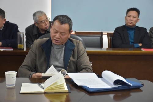 市住建局(人防办)机关党委副书记黎峰带领全体党员学习党纪党规及部分条例.JPG