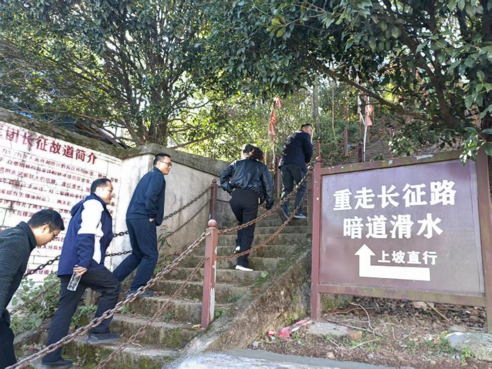 98ec9590245dd917902edb2e24ad8364