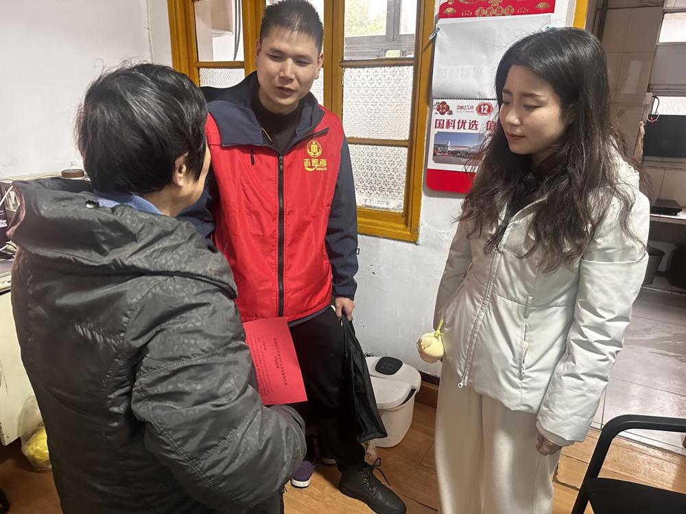 党建引领聚合力，惠民服务暖人心——市民政局机关第三党支部与中国广电常德公司第二党支部联合开展志愿服务活动